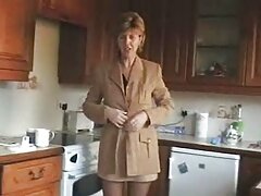 Kimmy video porno da vedere subito gratis Granger ottiene un trio per il suo compleanno